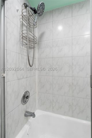 3670 Inverrary Dr 2R, Lauderhill, FL 33319
