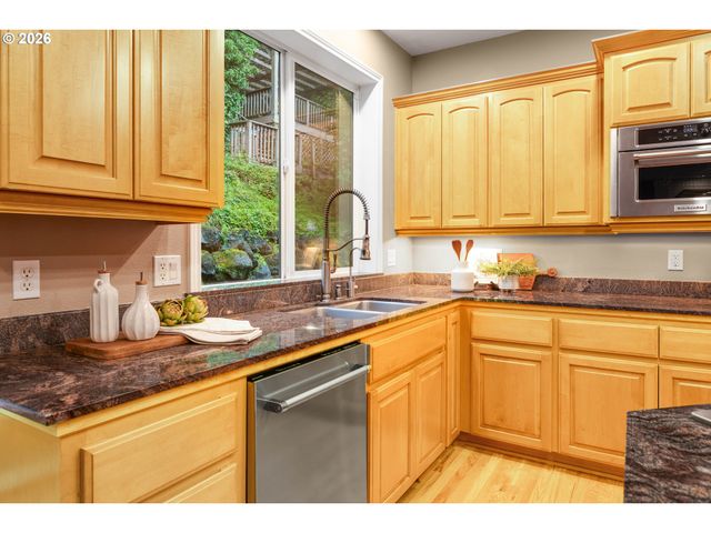 2636 PIMLICO Dr, West Linn, OR 97068