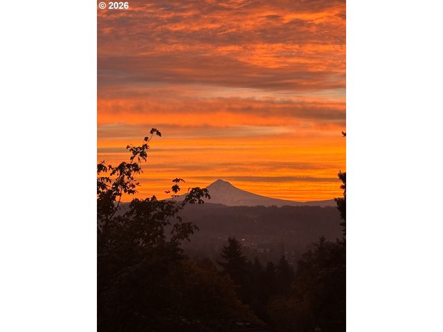 2636 PIMLICO Dr, West Linn, OR 97068