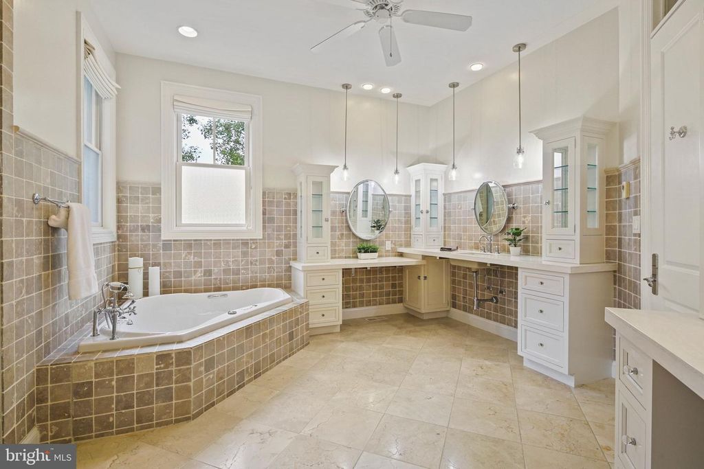 21612 RIPPLEMEAD DR, Gaithersburg, MD 20882