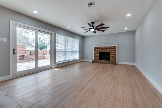 2542 Delmac Drive, Dallas, TX 75233