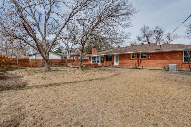 2542 Delmac Drive, Dallas, TX 75233