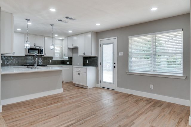 2542 Delmac Drive, Dallas, TX 75233