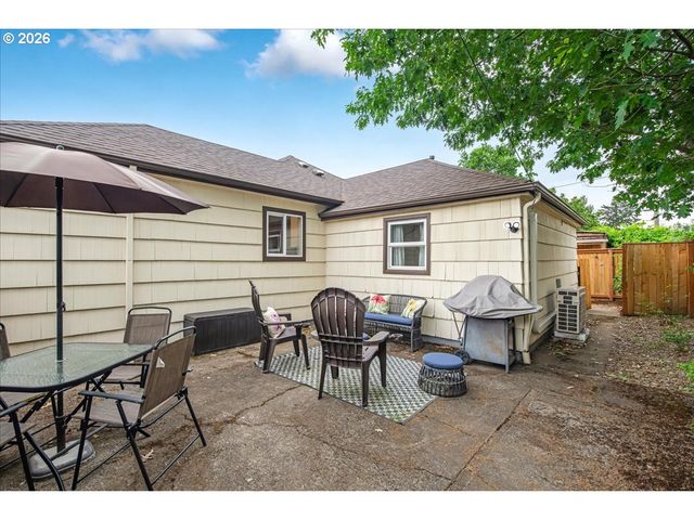 209 Se 90TH Ave, Portland, OR 97216