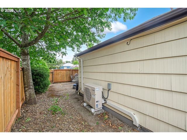 209 Se 90TH Ave, Portland, OR 97216