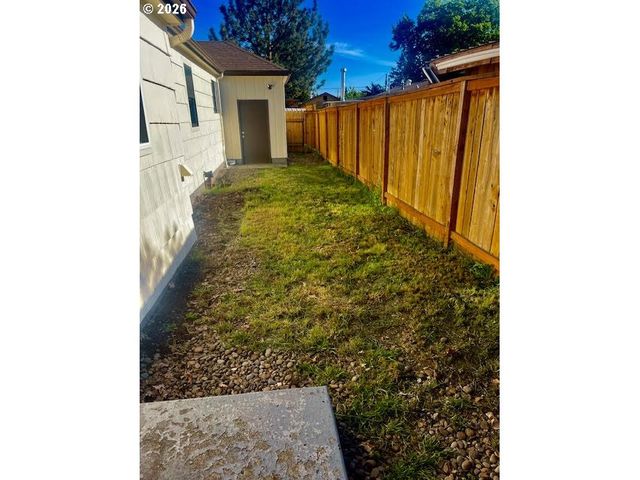209 Se 90TH Ave, Portland, OR 97216