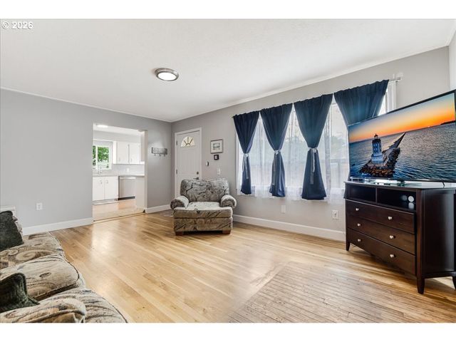 209 Se 90TH Ave, Portland, OR 97216