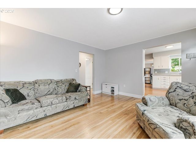 209 Se 90TH Ave, Portland, OR 97216