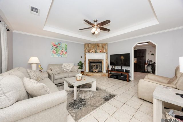 17139 Kinchen Rd, Livingston, LA 70754