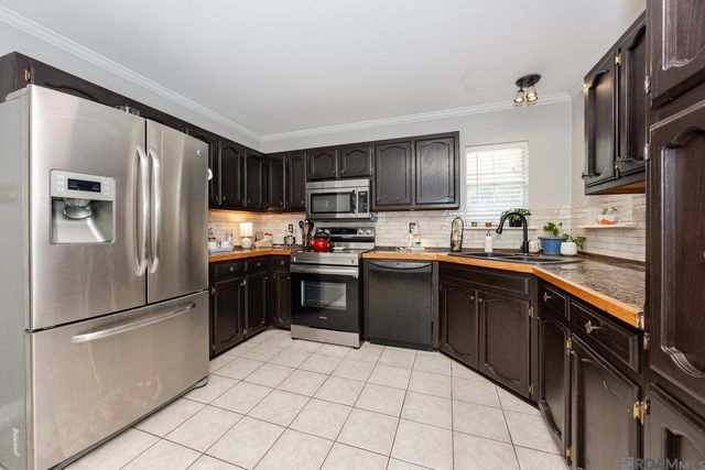 17139 Kinchen Rd, Livingston, LA 70754