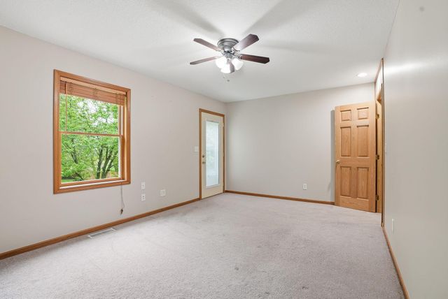 870 County Road F E, Vadnais Heights, MN 55127