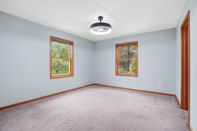 870 County Road F E, Vadnais Heights, MN 55127