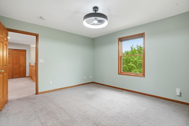 870 County Road F E, Vadnais Heights, MN 55127