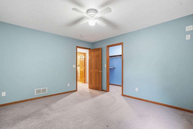 870 County Road F E, Vadnais Heights, MN 55127