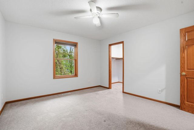 870 County Road F E, Vadnais Heights, MN 55127