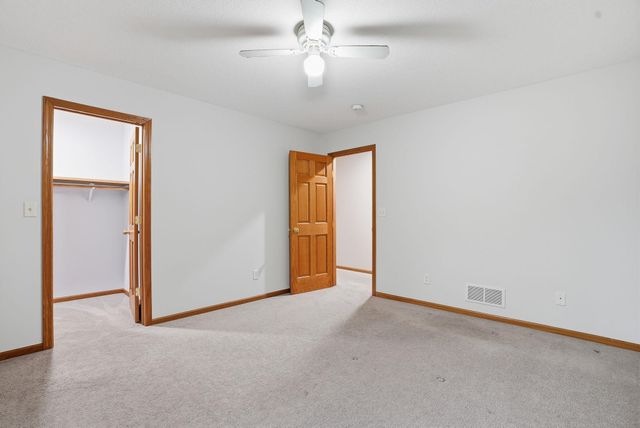 870 County Road F E, Vadnais Heights, MN 55127