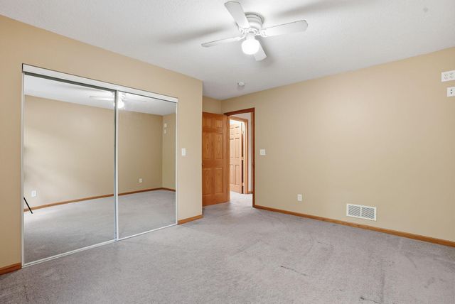 870 County Road F E, Vadnais Heights, MN 55127