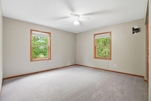 870 County Road F E, Vadnais Heights, MN 55127