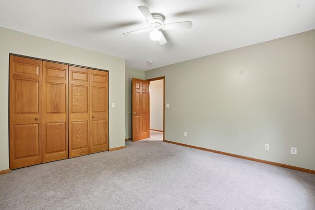 870 County Road F E, Vadnais Heights, MN 55127