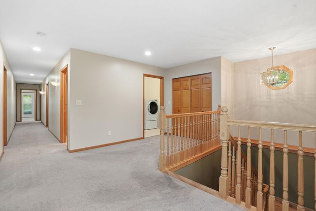 870 County Road F E, Vadnais Heights, MN 55127