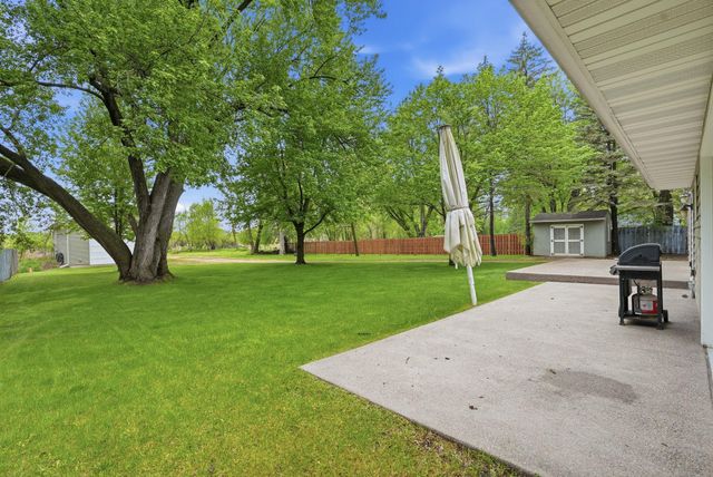 870 County Road F E, Vadnais Heights, MN 55127