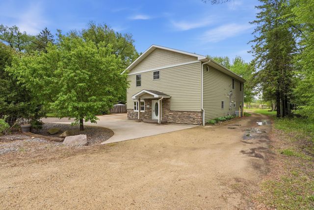 870 County Road F E, Vadnais Heights, MN 55127