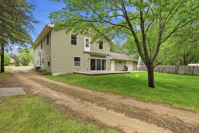 870 County Road F E, Vadnais Heights, MN 55127