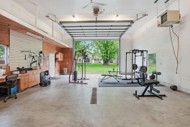 870 County Road F E, Vadnais Heights, MN 55127