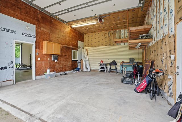 870 County Road F E, Vadnais Heights, MN 55127