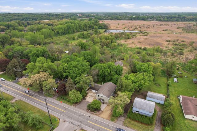 870 County Road F E, Vadnais Heights, MN 55127