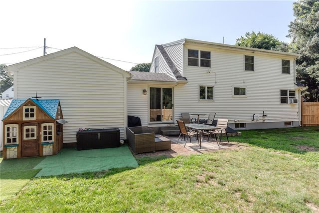 3 Sutton Street, Smithfield, RI 02828