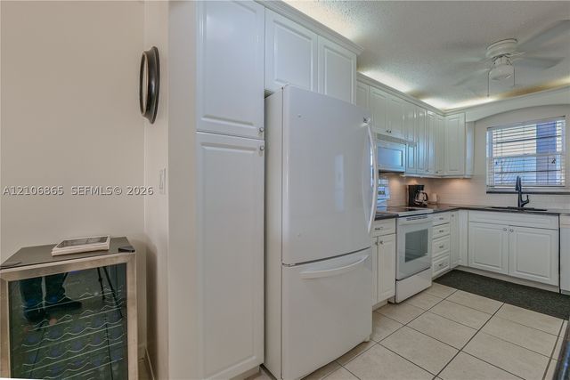 5860 NW 44th St 711, Lauderhill, FL 33319