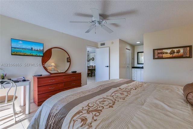 5860 NW 44th St 711, Lauderhill, FL 33319