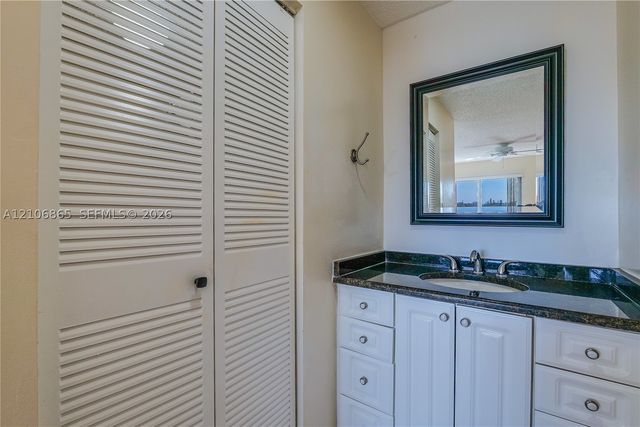 5860 NW 44th St 711, Lauderhill, FL 33319