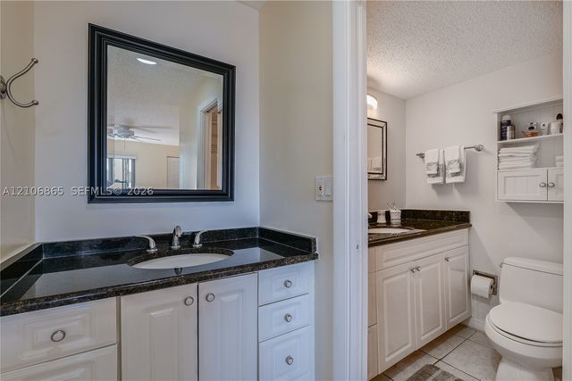 5860 NW 44th St 711, Lauderhill, FL 33319