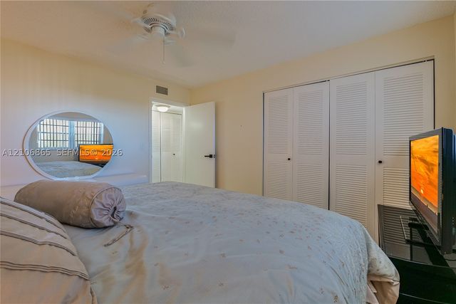 5860 NW 44th St 711, Lauderhill, FL 33319