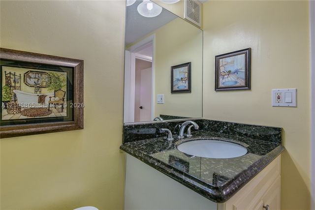 5860 NW 44th St 711, Lauderhill, FL 33319
