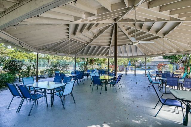 5860 NW 44th St 711, Lauderhill, FL 33319
