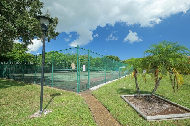 5860 NW 44th St 711, Lauderhill, FL 33319