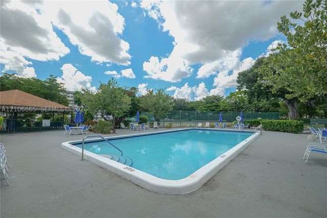 5860 NW 44th St 711, Lauderhill, FL 33319