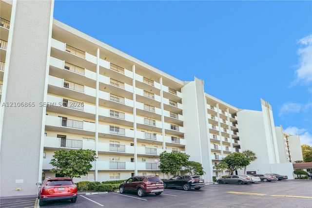 5860 NW 44th St 711, Lauderhill, FL 33319
