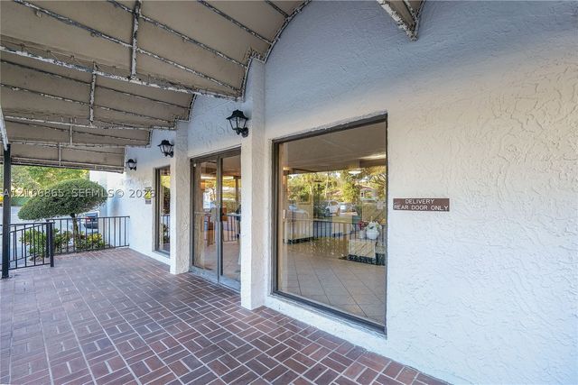 5860 NW 44th St 711, Lauderhill, FL 33319