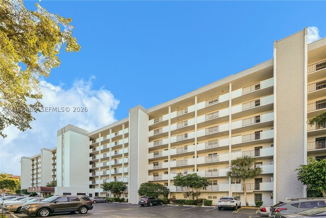 5860 NW 44th St 711, Lauderhill, FL 33319