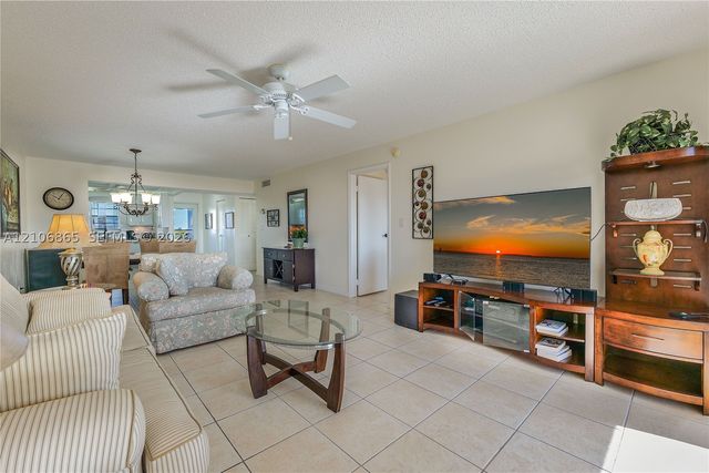 5860 NW 44th St 711, Lauderhill, FL 33319