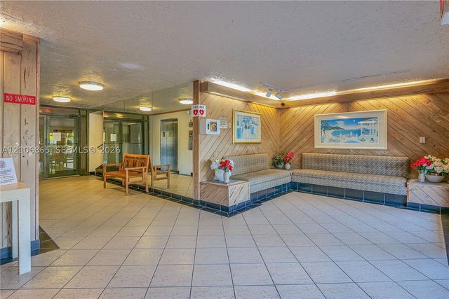 5860 NW 44th St 711, Lauderhill, FL 33319