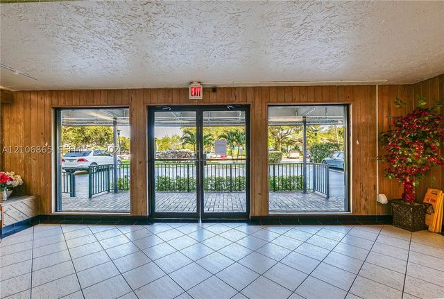 5860 NW 44th St 711, Lauderhill, FL 33319