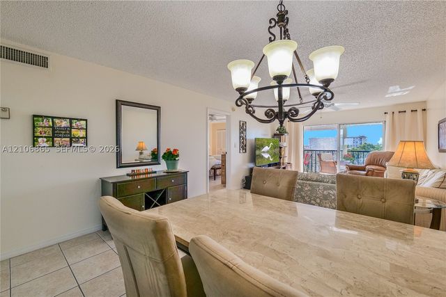 5860 NW 44th St 711, Lauderhill, FL 33319