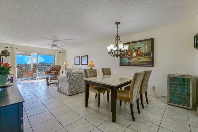 5860 NW 44th St 711, Lauderhill, FL 33319