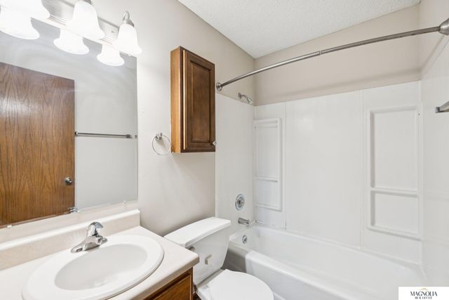 437 NW 16 Street, Lincoln, NE 68528