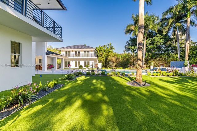 6290 SW 130th Terrace, Pinecrest, FL 33156